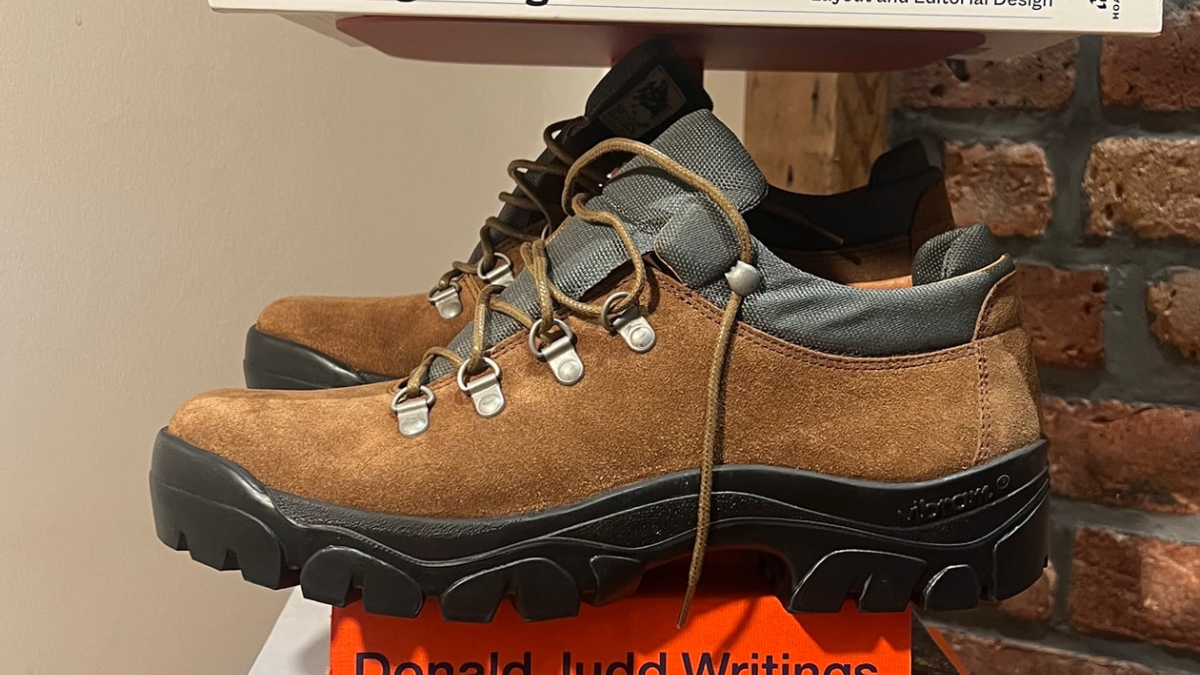 Bứt phá mùa hè nóng nực với 12 đôi sneaker siêu "hot" (Phần 1) Hinh anh 1: But pha mua he nong nuc voi 12 doi sneaker sieu "hot" (Phan 1)