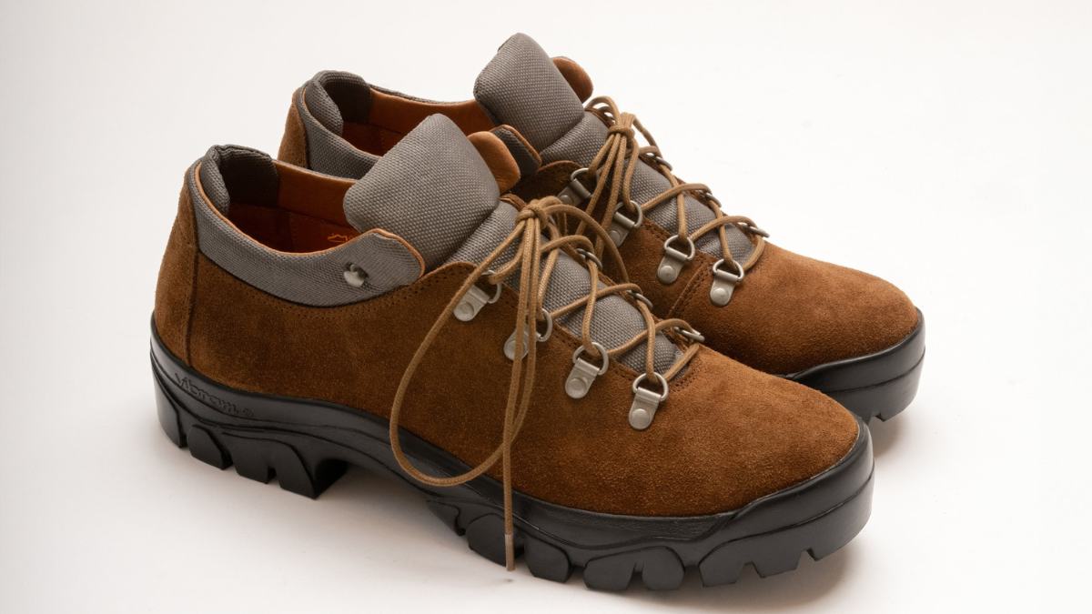 Bứt phá mùa hè nóng nực với 12 đôi sneaker siêu "hot" (Phần 1) Hinh anh 2: But pha mua he nong nuc voi 12 doi sneaker sieu "hot" (Phan 1)