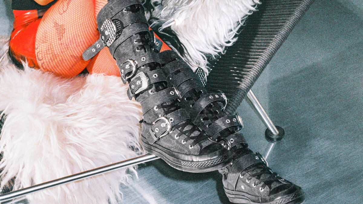 But pha mua he nong nuc voi 12 doi sneaker sieu "hot" (Phan 2)