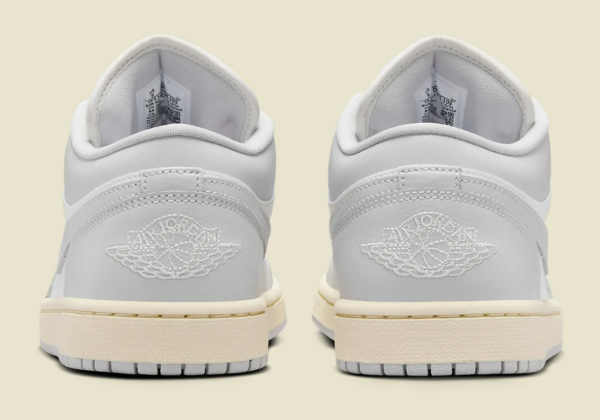 Giay Nike Air Jordan 1 Low 'Light Grey Sail' DC0774-103