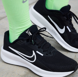 Giay Nike Downshifter 13 'Black White' FD6476-001