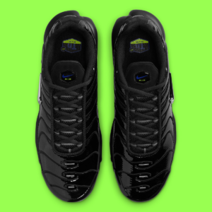 Giay Nike Air Max Plus 'Black Volt' FJ2591-001