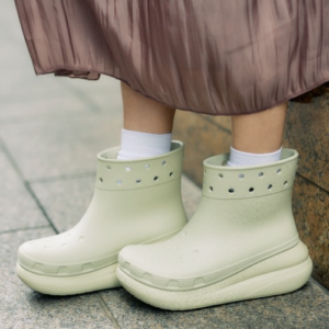 Giay Crocs Classic Crush Boot Bone 'White' 207946-2Y2