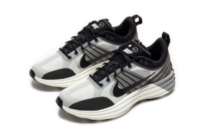 Giay Nike Lunar Roam 'Black White' DV2440-102