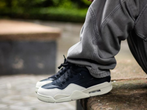 Giay Nike Air Jordan 4 RM 'Black Light' FQ7939-001