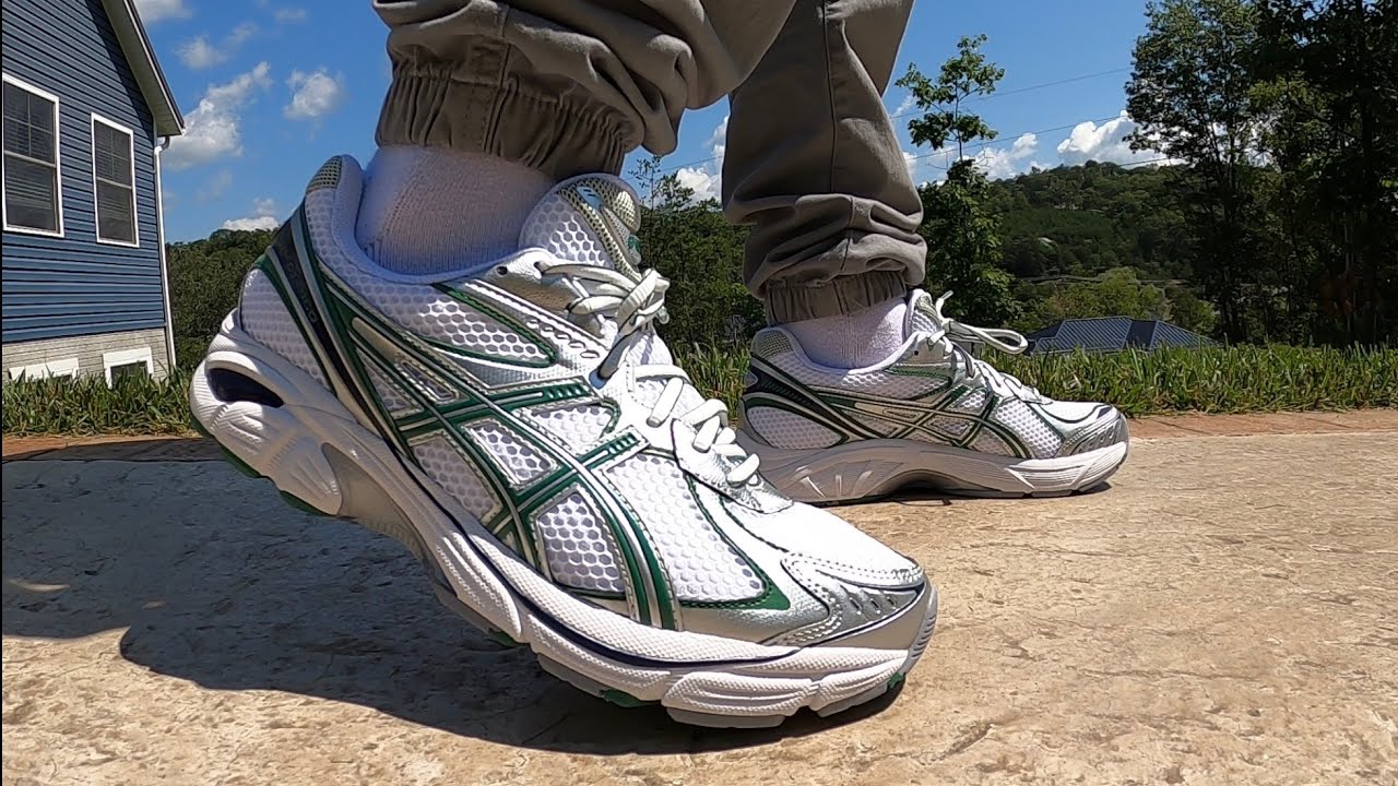 Hinh anh 4: Nhung doi giay sneaker tot nhat cho ngay tuu truong