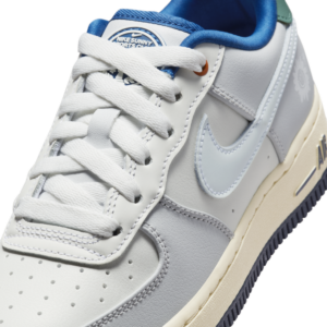 Giay Nike Air Force 1 LV8 'Sail White Blue' HM3721-111