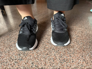 Giay Adidas Ultrabounce 'Black White' HP5787