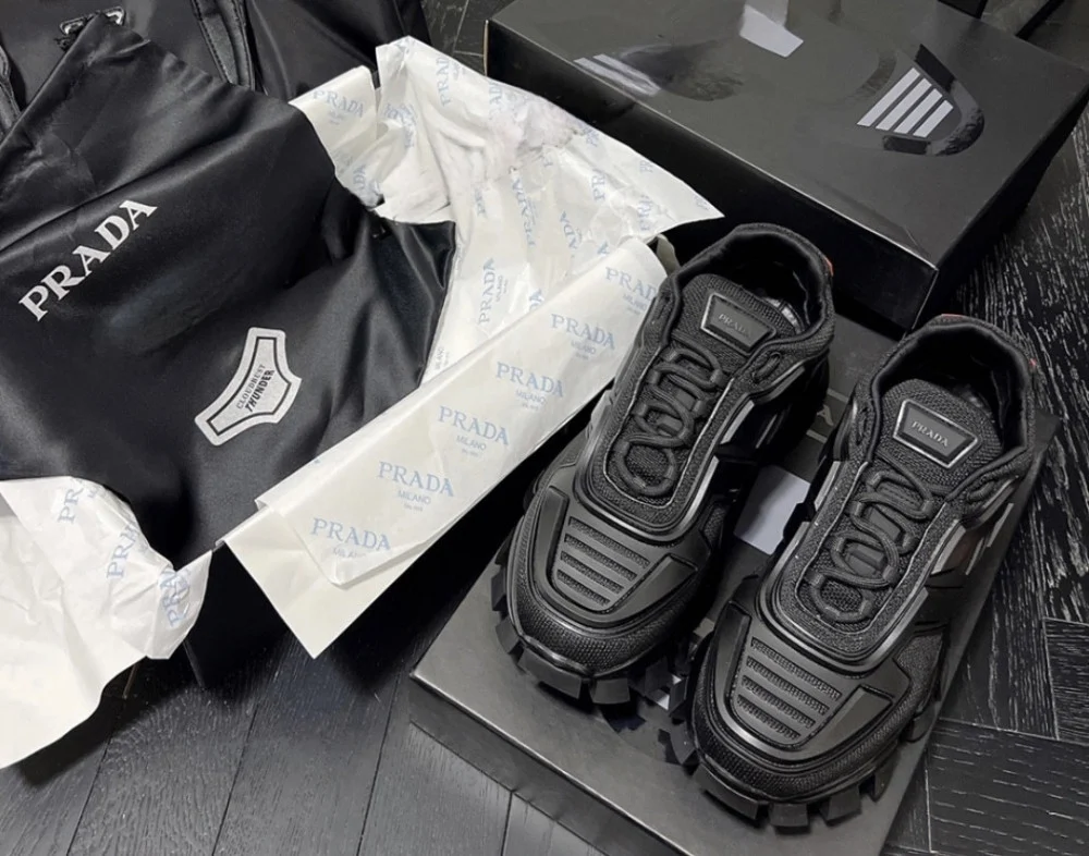 Prada Cloudbust Thunder: Khi Thoi Trang Cao Cap Gap The Thao