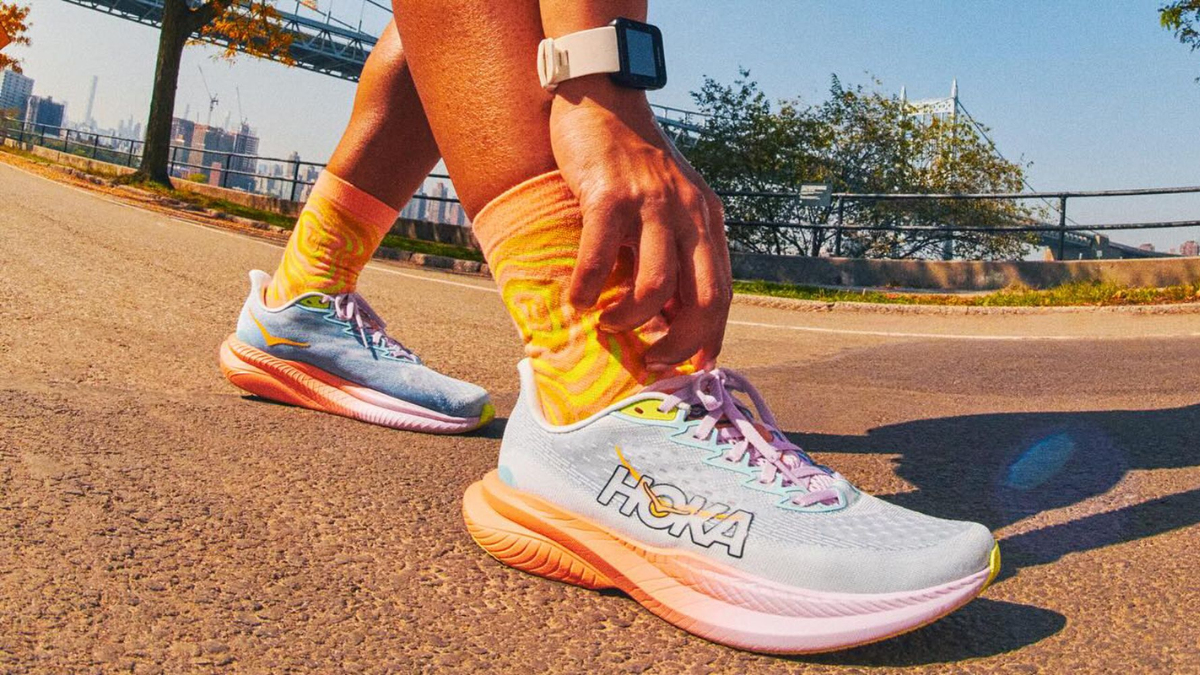 Hinh anh 7: Nike dang lao dao? Lieu ga khong lo co bi "tuoc" ngoi vuong?