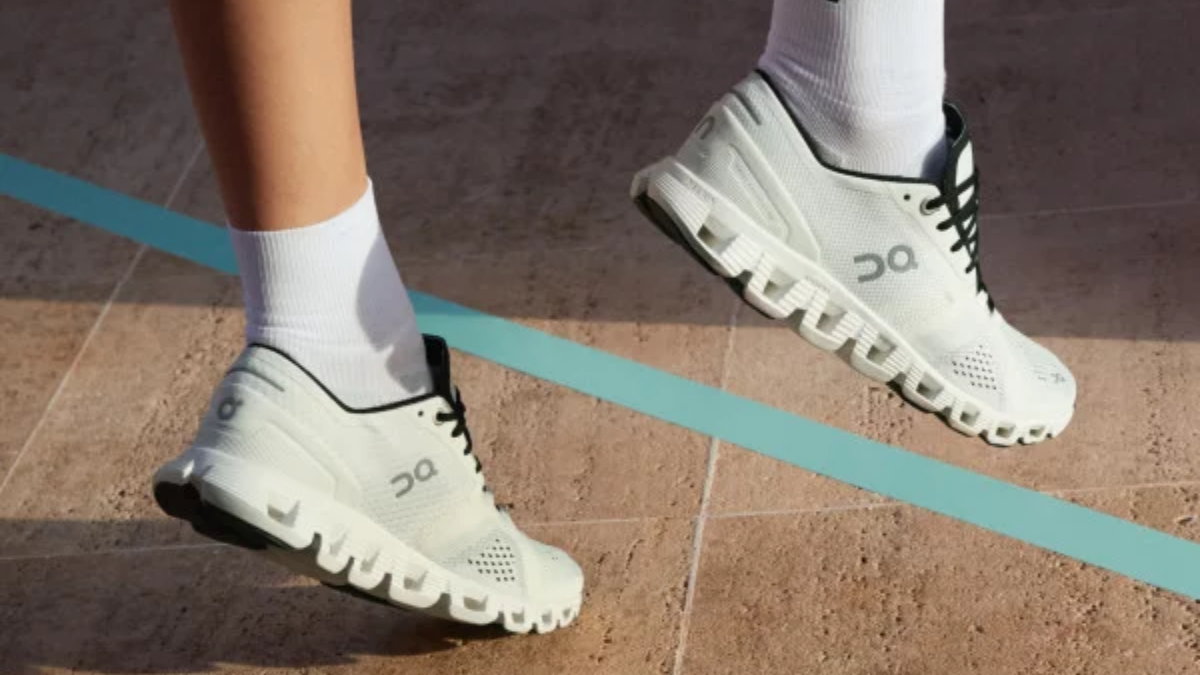 Hinh anh 6: Nike dang lao dao? Lieu ga khong lo co bi "tuoc" ngoi vuong?