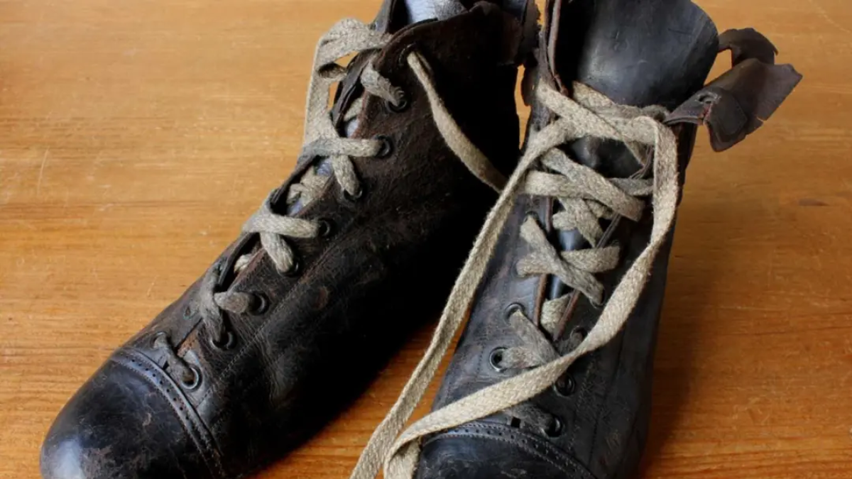 Hành trình của những đôi giày bóng đá định hình lịch sử (Phần 1) Hinh anh 4: Hanh trinh cua nhung doi giay bong da dinh hinh lich su (Phan 1)