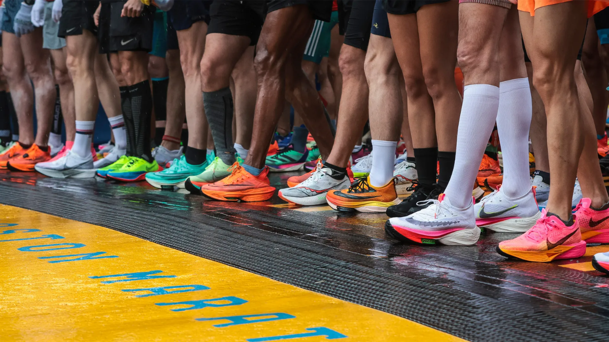 Bứt phá cùng những đôi giày chạy bộ chuyên dụng cho cự ly ngắn Hinh anh 1: But pha cung nhung doi giay chay bo chuyen dung cho cu ly ngan