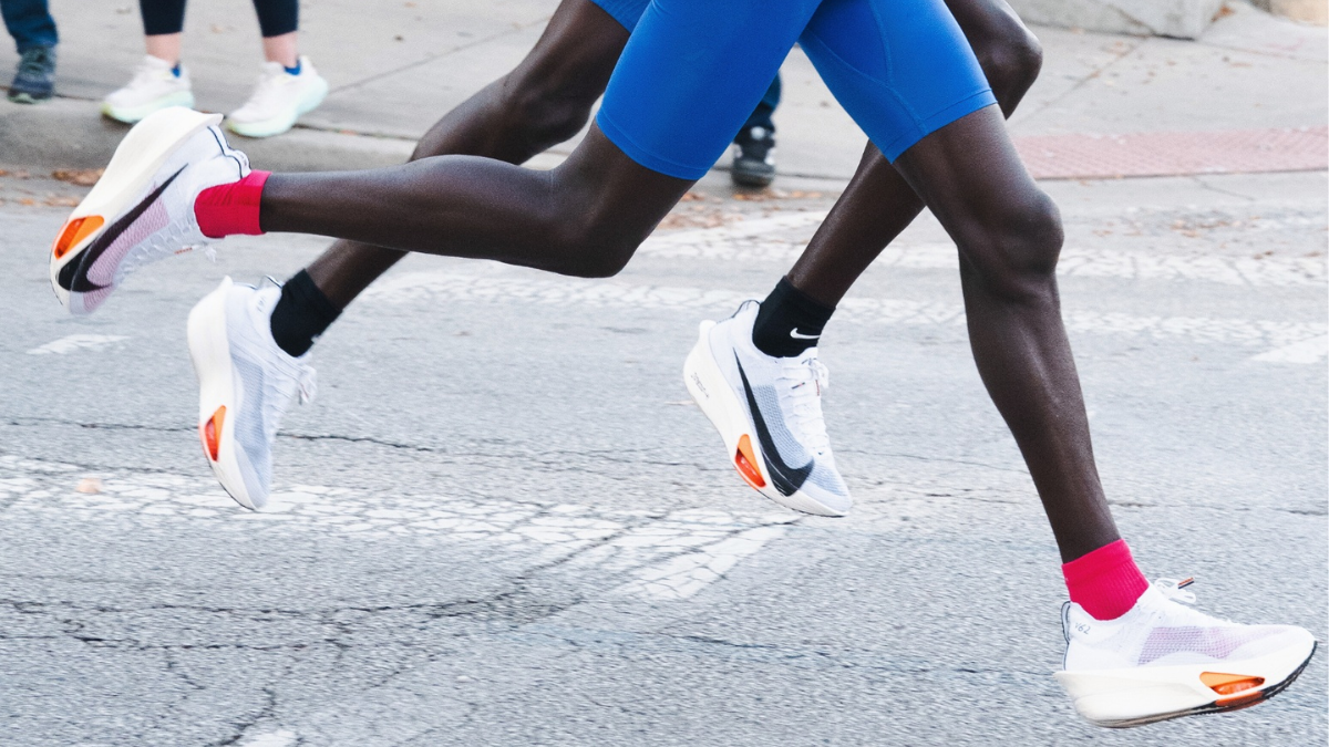 Bứt phá cùng những đôi giày chạy bộ chuyên dụng cho cự ly ngắn Hinh anh 5: But pha cung nhung doi giay chay bo chuyen dung cho cu ly ngan