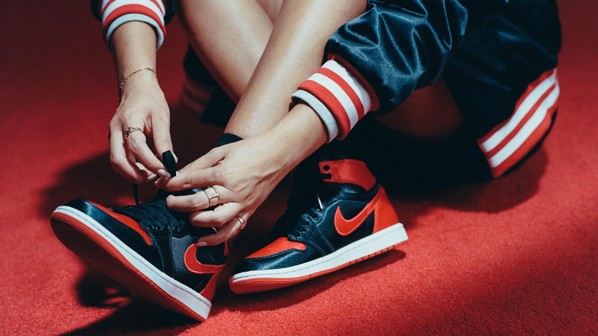 Hinh anh 1: Hoc sinh, sinh vien me giay sneaker khong the bo qua Jordan 1