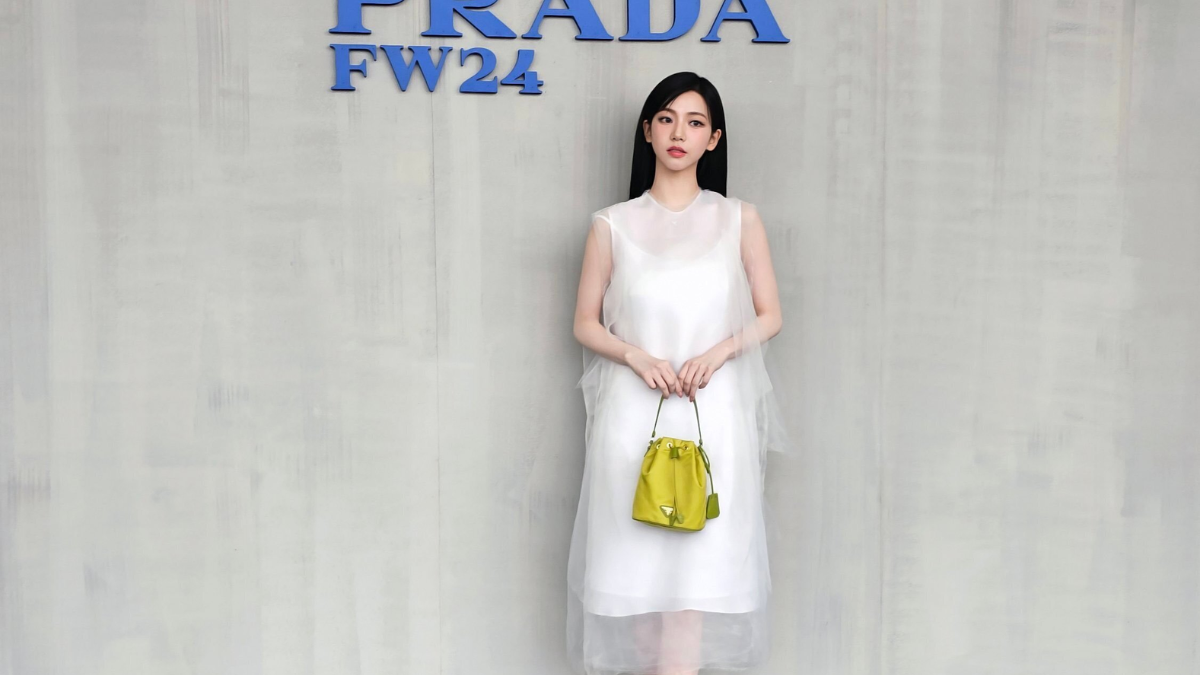 Karina aespa chính thức trở thành đại sứ toàn cầu mới của Prada Hinh anh 5: Karina aespa chinh thuc tro thanh dai su toan cau moi cua Prada