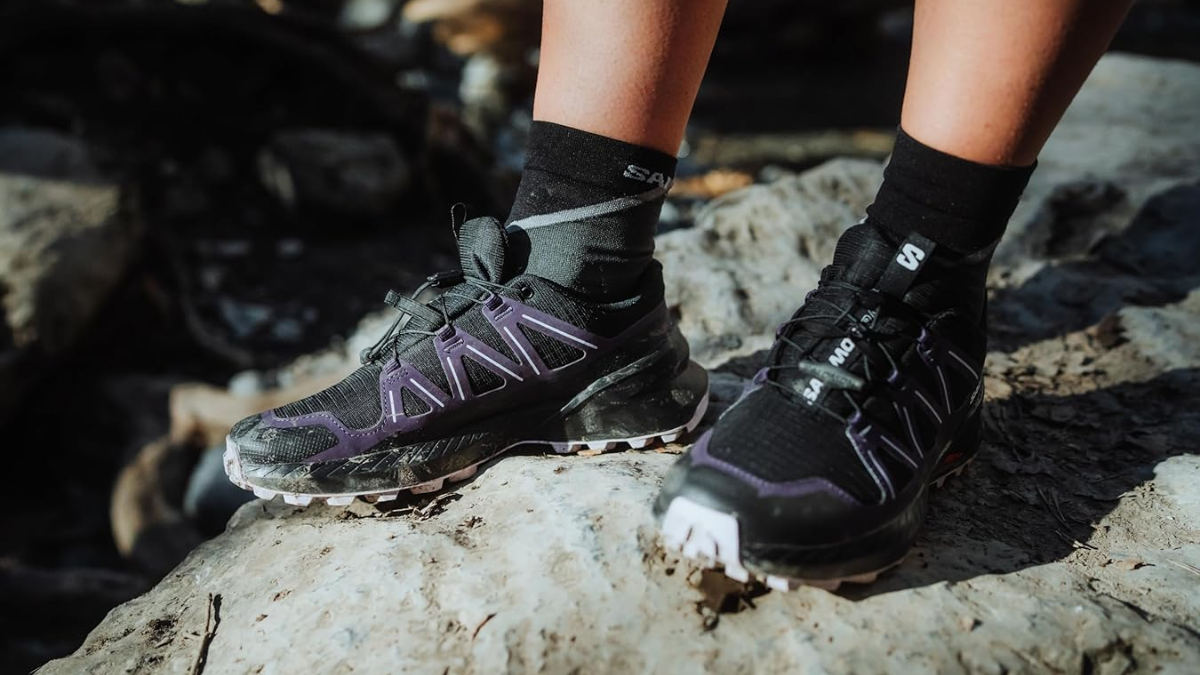 Bí quyết chọn size giày Salomon chuẩn xác Hinh anh 1: Giay Salomon XT-6 chay duong mon mau sac da dang