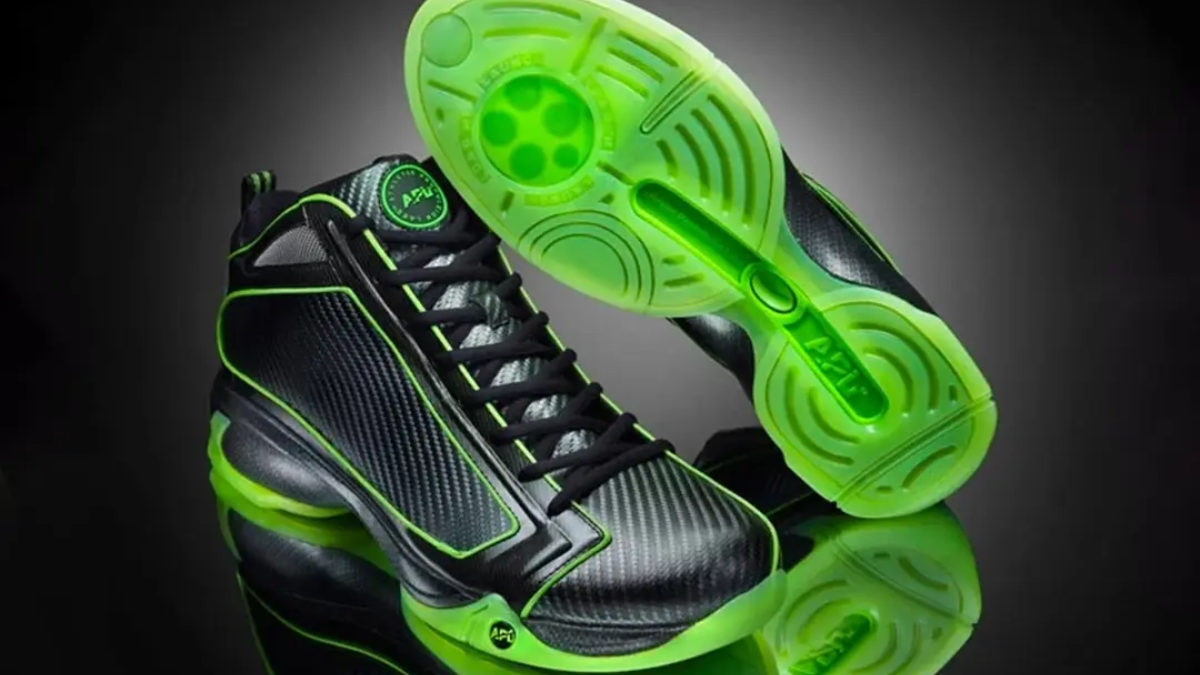 Hinh anh 10: Cau chuyen dang sau nhung doi giay gay tranh cai