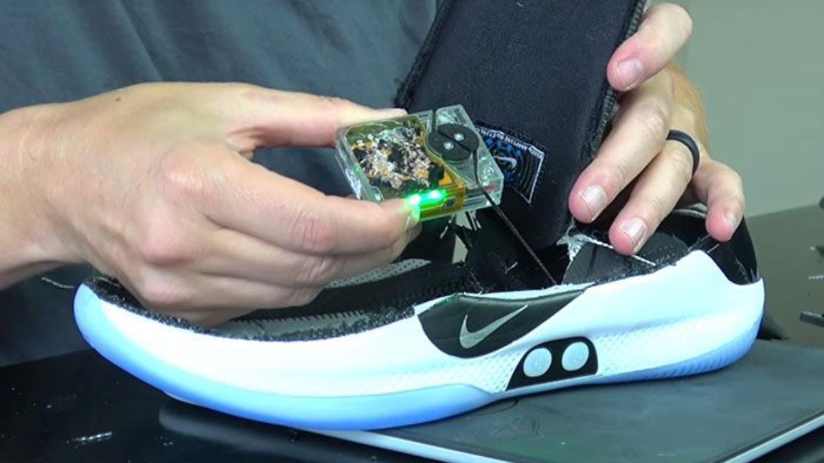 Hinh anh 5: Nike Auto Lacing: Tuong lai cua giay chay da den