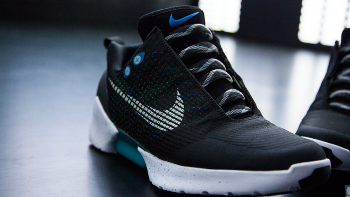 Hinh anh 1: Nike Auto Lacing: Tuong lai cua giay chay da den