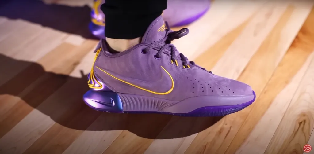 Top 8 mẫu giày bóng rổ chuyên dành cho người chân bè Hinh anh 2: Top 8 mau giay bong ro chuyen danh cho nguoi chan be