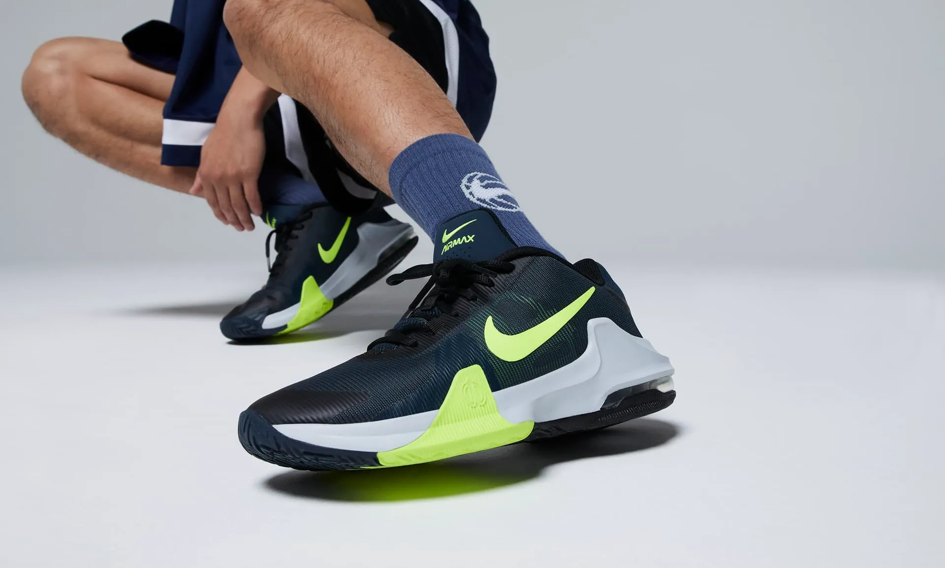 Top 8 mẫu giày bóng rổ chuyên dành cho người chân bè Hinh anh 6: Top 8 mau giay bong ro chuyen danh cho nguoi chan be