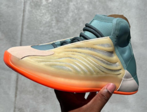 Giay Adidas Yeezy Quantum 'Hi Res Coral' HP6595