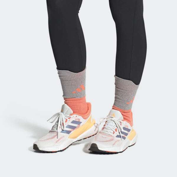 Giay Adidas Solar Boost 5 'White Coral Fusion' HP5673