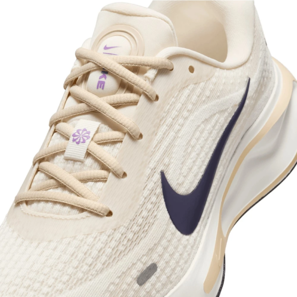 Giay Nike Journey Run 'White Pink' FJ7765-106