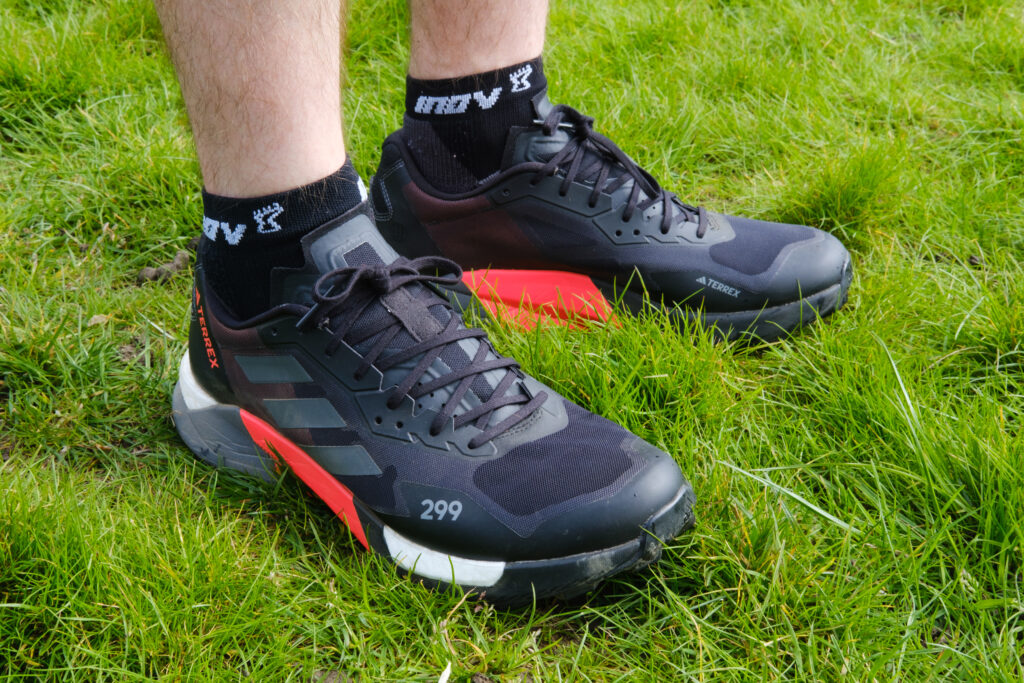 Các dòng sản phẩm chính của Adidas Terrex Hinh anh 3: Cac dong san pham chinh cua Adidas Terrex