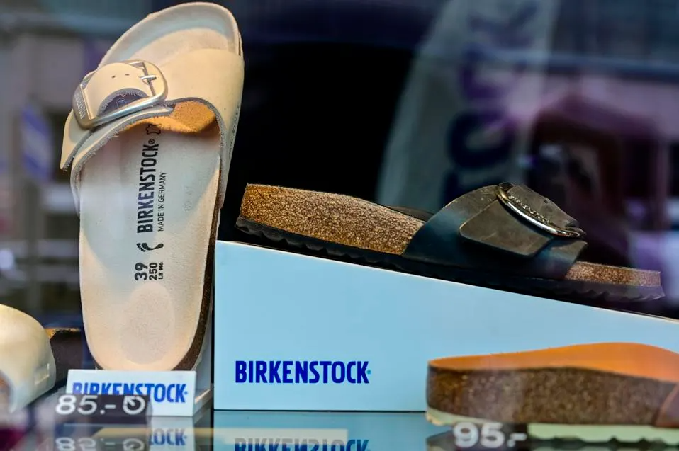Birkenstock: Hành trình thương hiệu giày dép hàng đầu thế giới Hinh anh 6: Birkenstock: Hanh trinh thuong hieu giay dep hang dau the gioi