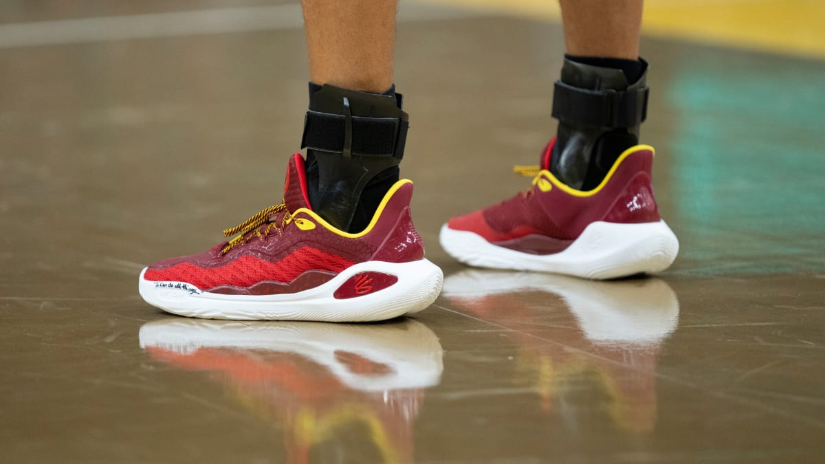 Curry 11 phiên bản kết hợp giữa Steph và nhà Under sẽ có gì? Hinh anh 4: Curry 11 phien ban ket hop giua Steph va nha Under se co gi?
