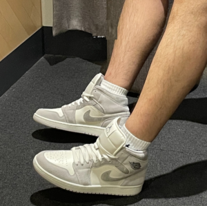 Giay Nike Air Jordan 1 Mid SE 'Neutral Grey Sail' FQ7720-002