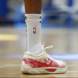 Giay Nike Giannis Freak 6 NRG 'Roses' FV1295-100