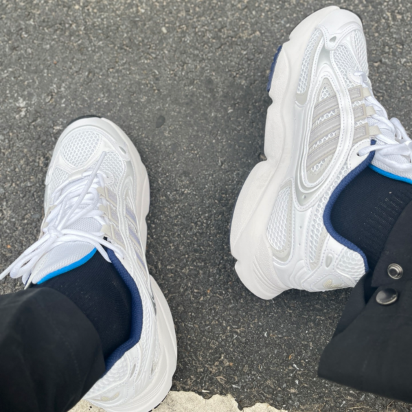 Giay Adidas Ozmillen 'White Bright Blue' IF3447