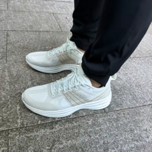 Giay Nike Lunar Roam 'Phantom Light Bone' DV2440-100