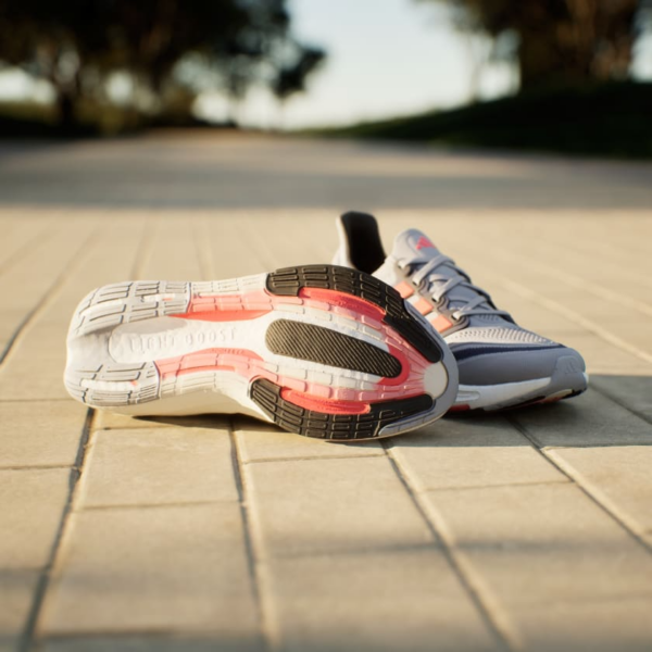 Giay Adidas Ultraboost Light 'Halo Silver' IE3332