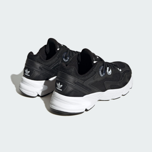 Giay Adidas Astir 'Core Black' IE9886