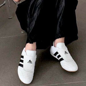 Giay Adidas Wmns Taekwondo 'White Black Gum' JQ4774