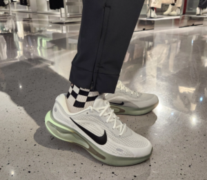 Giay Nike Journey Run 'White Black' FN0228-102