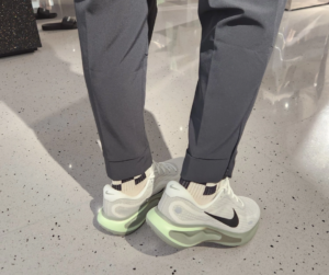 Giay Nike Journey Run 'White Black' FN0228-102