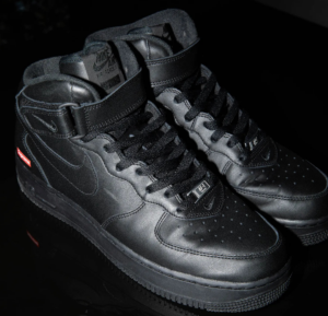 Giay Nike Air Force 1 Mid x Supreme 'Black' FZ8784-001