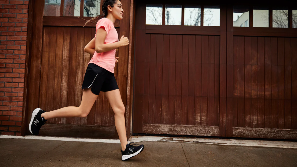 Khám phá 7 lựa chọn giày chạy bộ êm ái phù hợp với bạn Hinh anh 10: Kham pha 7 lua chon giay chay bo em ai phu hop voi ban