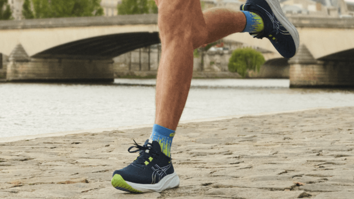 Review Asics Nimbus 26: Đệm êm, chạy nhẹ tênh như mây Hinh anh 6: Review Asics Nimbus 26: Dem em, chay nhe tenh nhu may