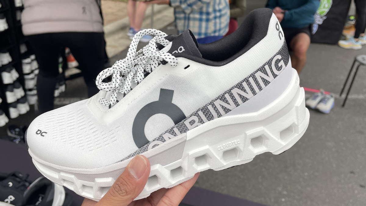 Review On Cloudmonster 2: Có gì đặc biệt ở phiên bản thứ 2? Hinh anh 2: Review On Cloudmonster 2: Co gi dac biet o phien ban thu 2?