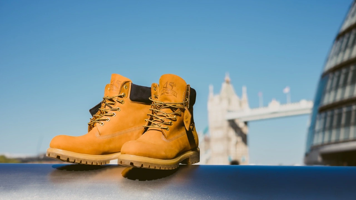 Hinh anh 6: Nubuck vs Suede: Dau la chat lieu ben dep hon?