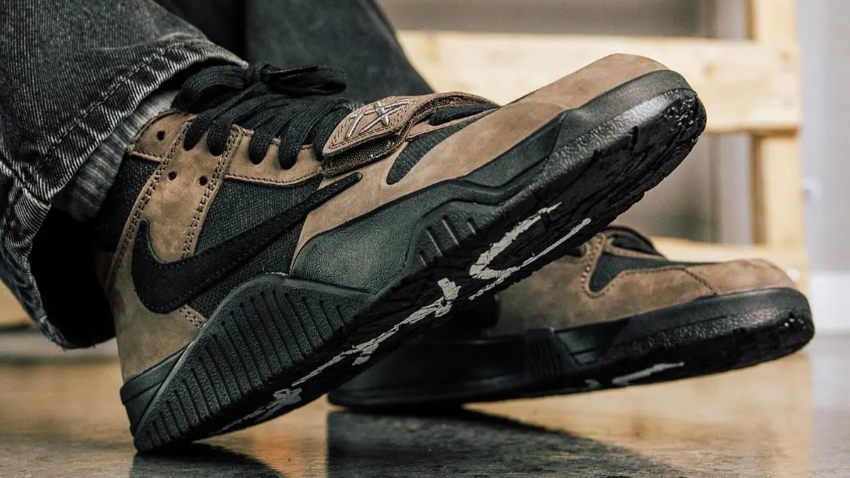 Hinh anh 5: Can canh cac ban collab Travis Scott x Jordan nam 2024-2025