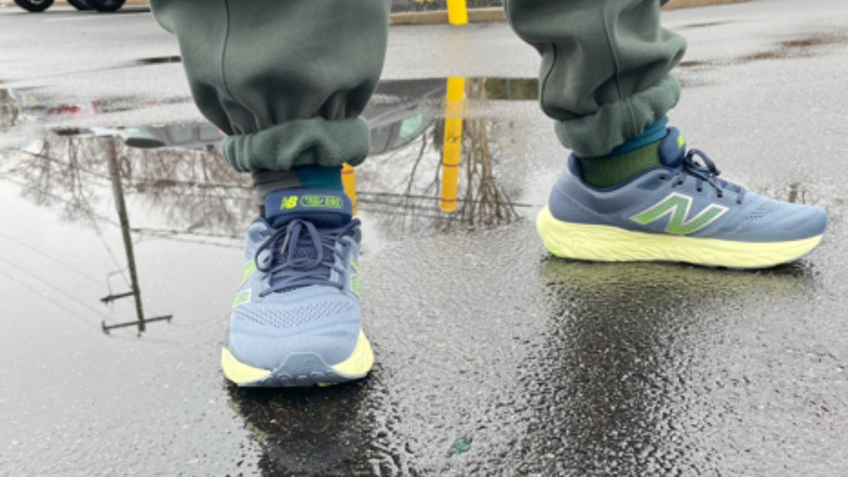 Hinh anh 4: Review New Balance 880v14: Tai sao lai duoc yeu thich den vay?