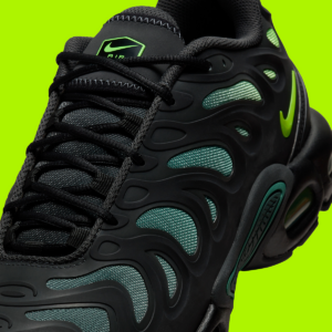 Giay Nike Air Max Plus Drift 'Black Volt' FD4290-006