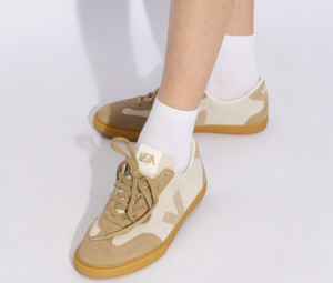 Giay Veja Volley Suede 'Beige' VO0303635A